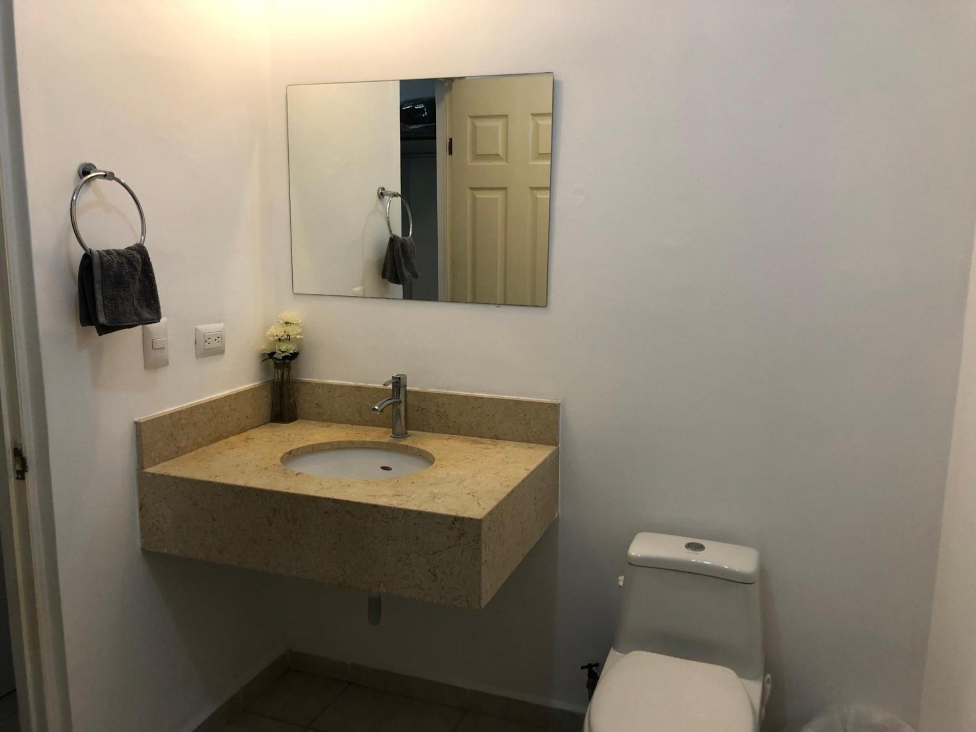 Casa De 3 Recamaras A 5 Min Del Aeropuerto Сasa de vacaciones Monterrey