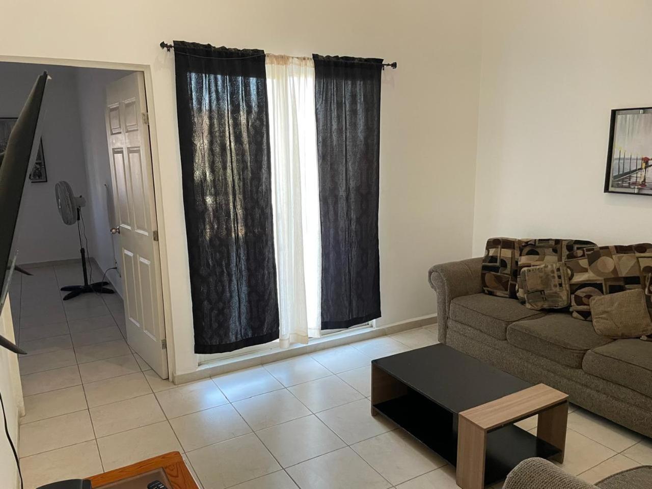 Casa De 3 Recamaras A 5 Min Del Aeropuerto Сasa de vacaciones *
