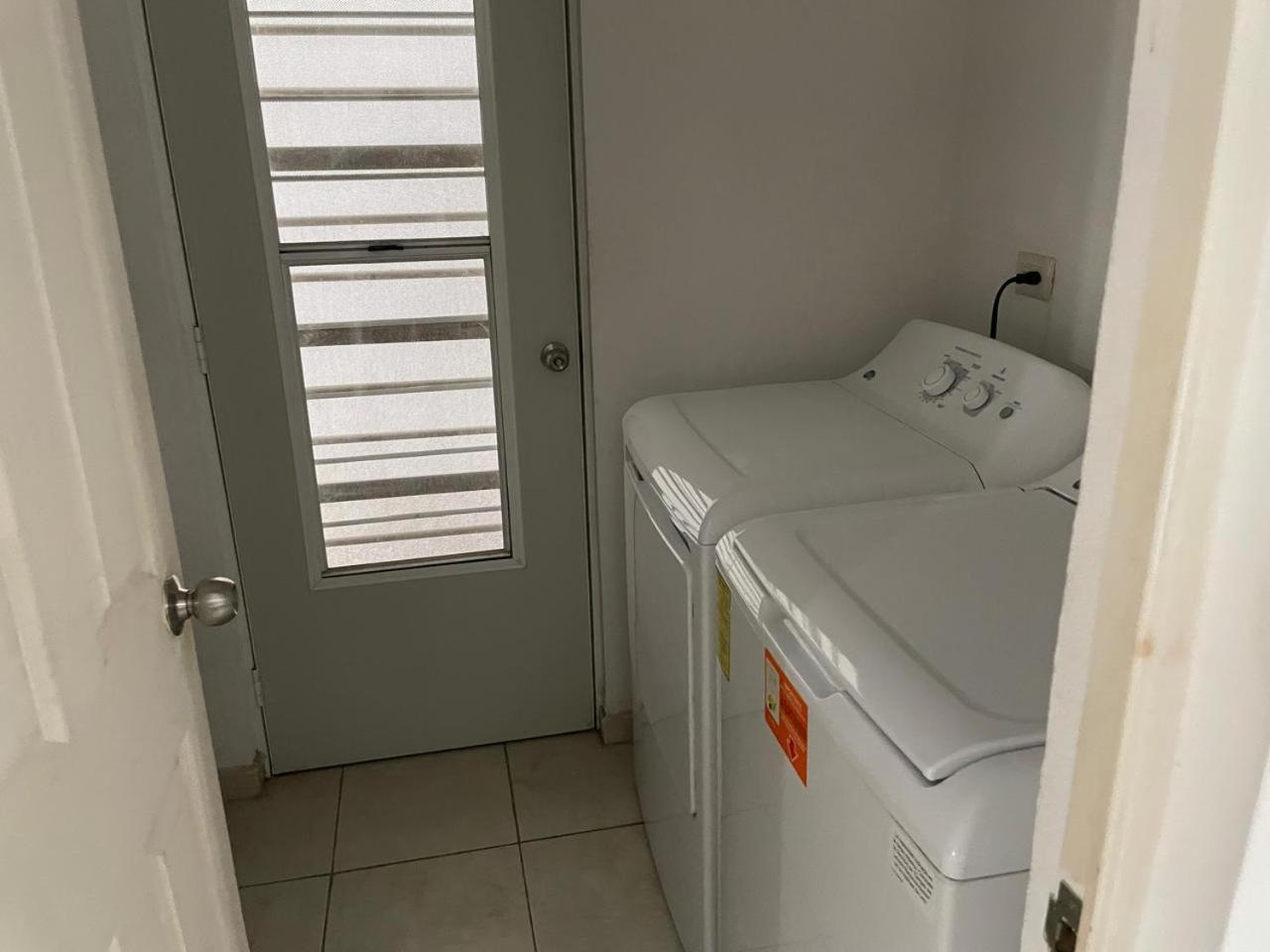 Casa De 3 Recamaras A 5 Min Del Aeropuerto Сasa de vacaciones Monterrey